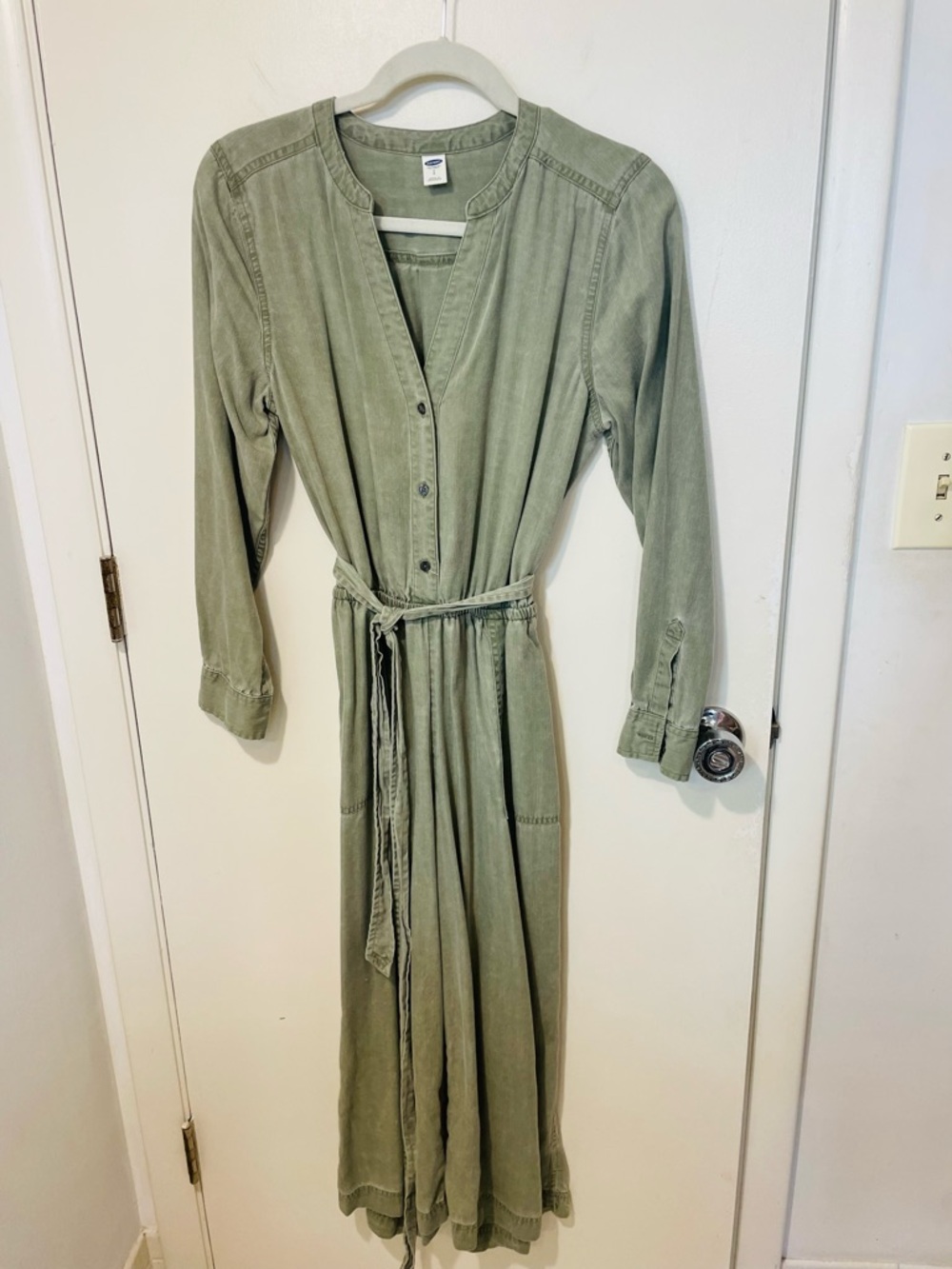 Old navy army green Henley jumpsuit V-neck, button-down long sleeve pants sz SP